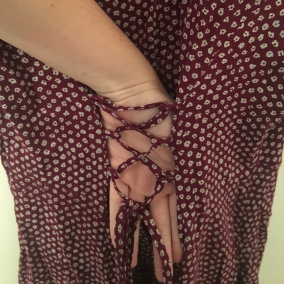 UO vintage-style button-up dress with lace-up back - Picture 4 of 6